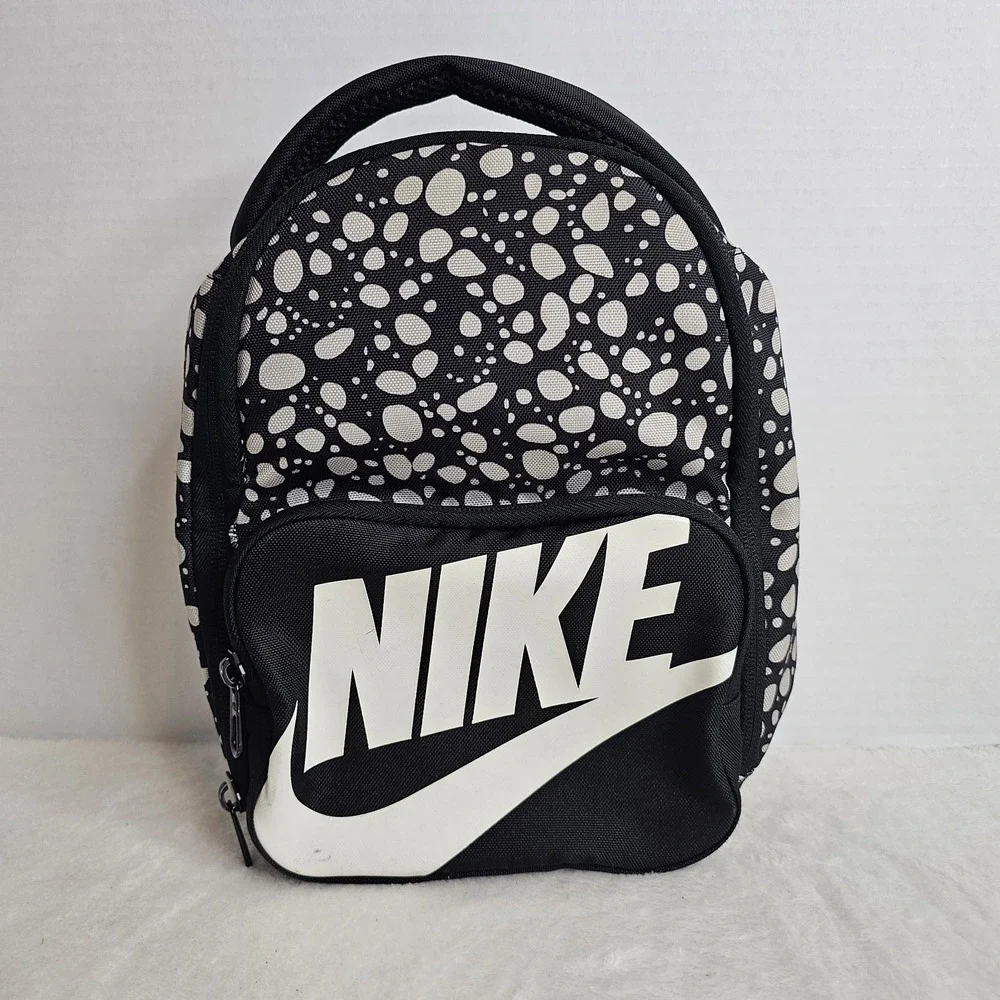 Nike Insulated Lunch Bag 6L 11x8x5 Nike Logo Blk/Wht w ID Insert UNISEX. EUC